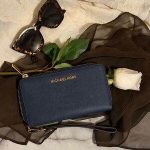 Michael Kors Jet Set Navy Zip-Around Wristlet- NWT